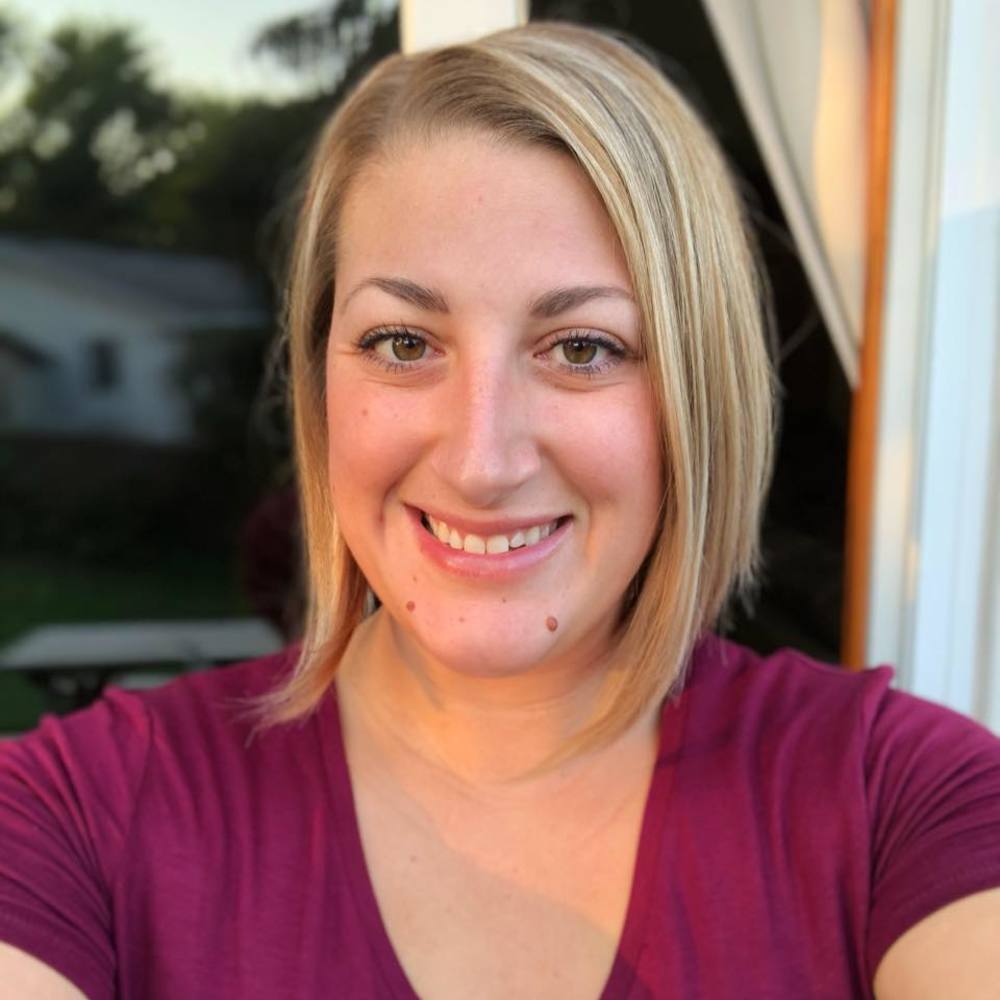 Meet your Posher, Candi
